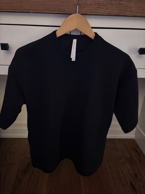 Aritzia Black Short Sleeve Tee